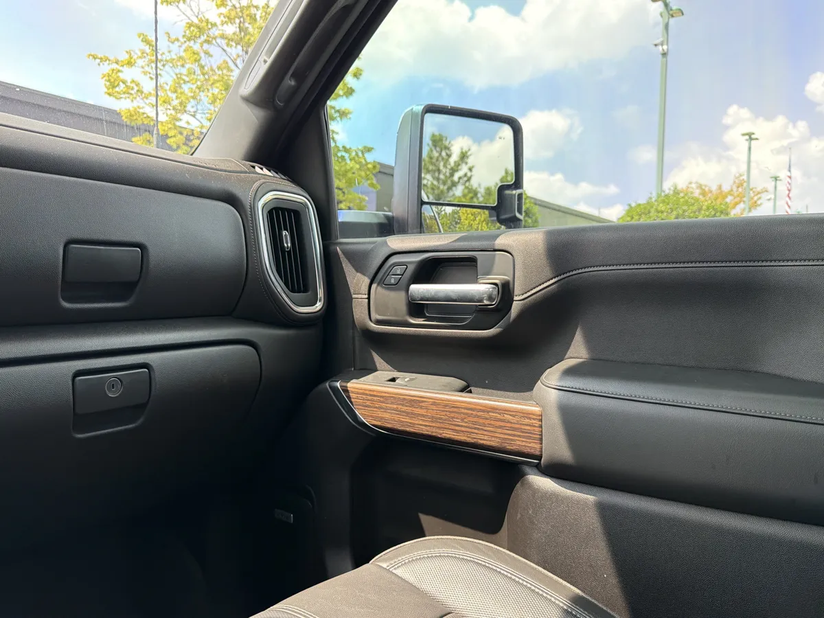 2022 Chevrolet Silverado 3500HD High Country thumbnail 24
