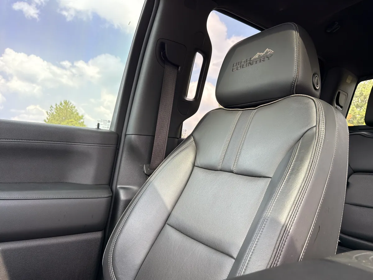 2022 Chevrolet Silverado 3500HD High Country thumbnail 25