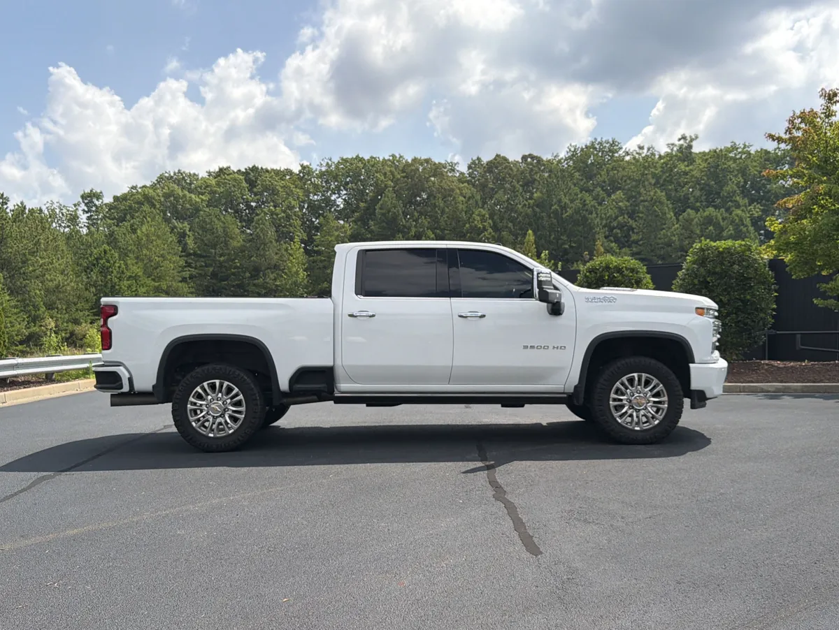 2022 Chevrolet Silverado 3500HD High Country thumbnail 4