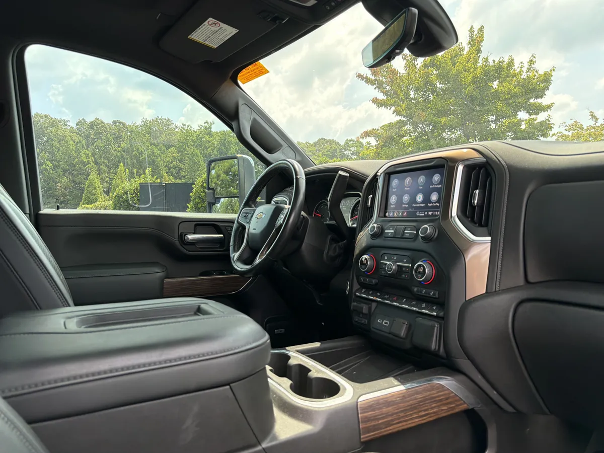 2022 Chevrolet Silverado 3500HD High Country thumbnail 5