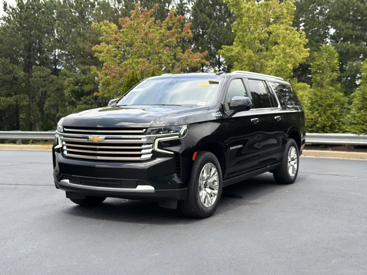 2022 Chevrolet Suburban High Country thumbnail 13