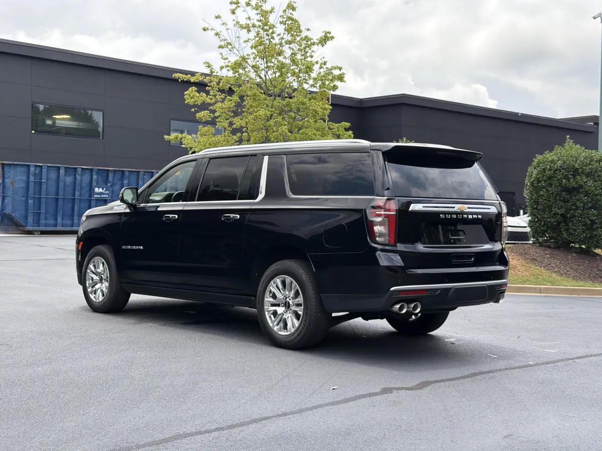 2022 Chevrolet Suburban High Country thumbnail 15