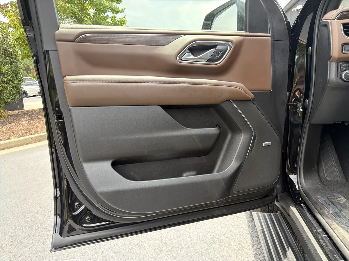 2022 Chevrolet Suburban High Country thumbnail 20