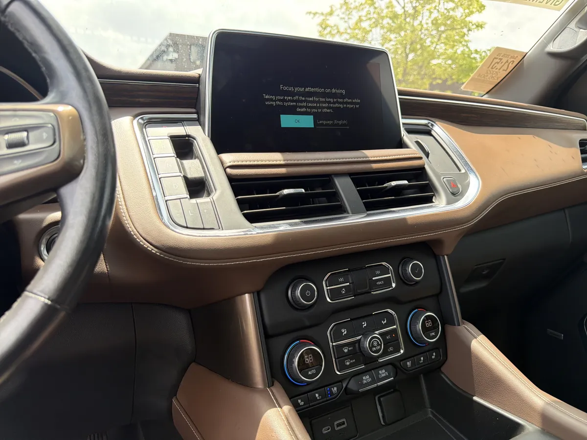 2022 Chevrolet Suburban High Country thumbnail 22