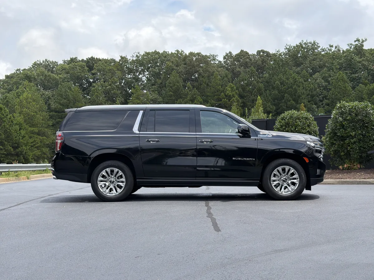 2022 Chevrolet Suburban High Country thumbnail 4