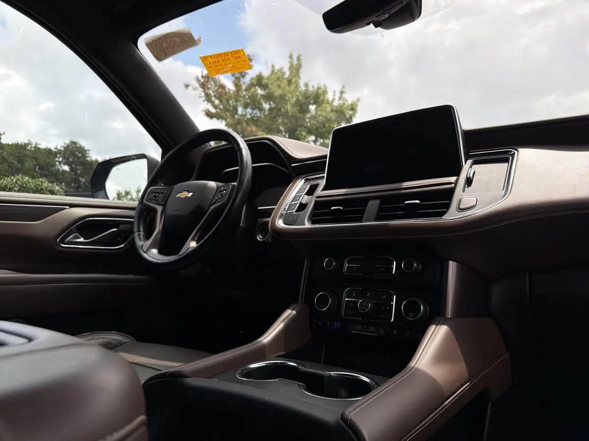 2022 Chevrolet Suburban High Country thumbnail 5