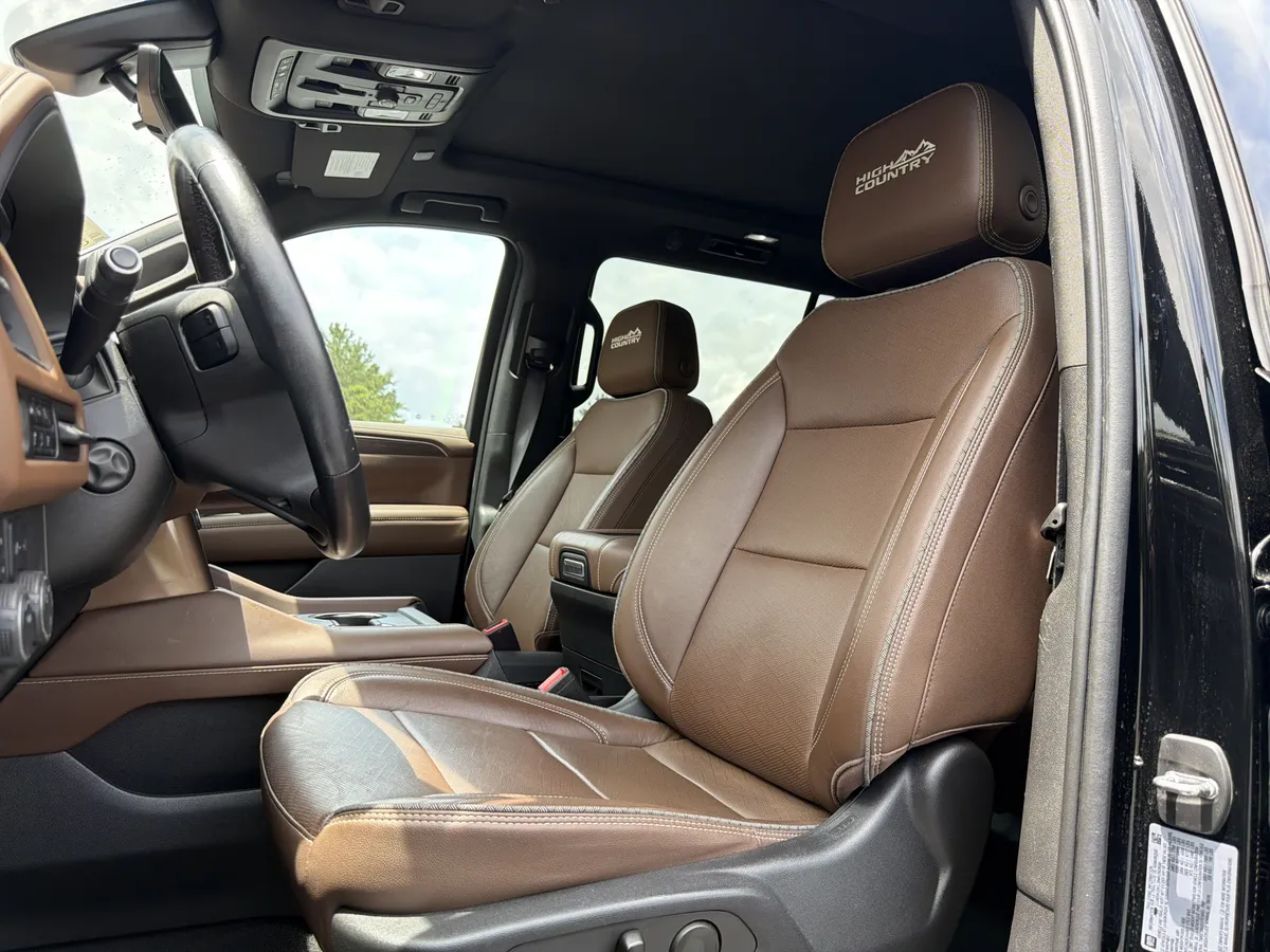 2022 Chevrolet Suburban High Country thumbnail 6