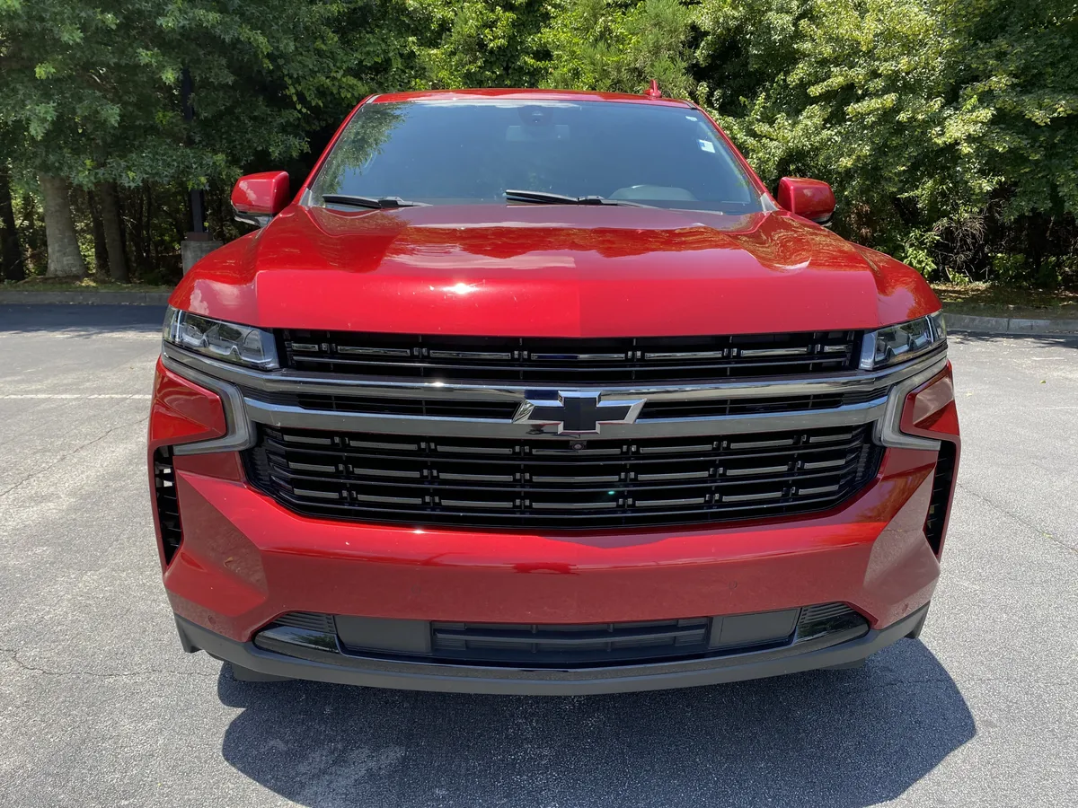 2022 Chevrolet Suburban RST thumbnail 2