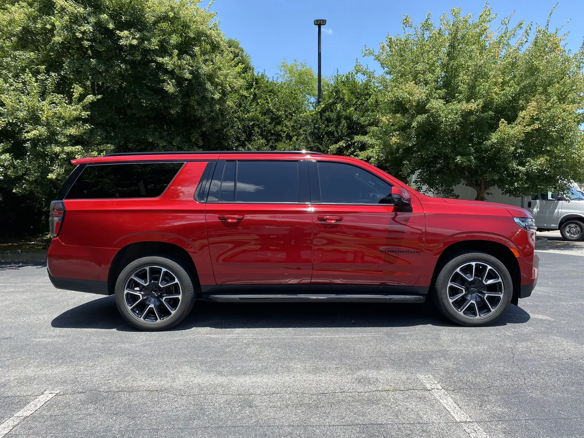 2022 Chevrolet Suburban RST thumbnail 9