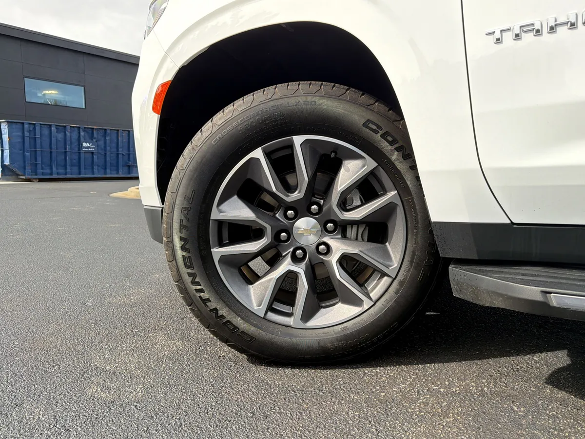 2022 Chevrolet Tahoe LT thumbnail 17