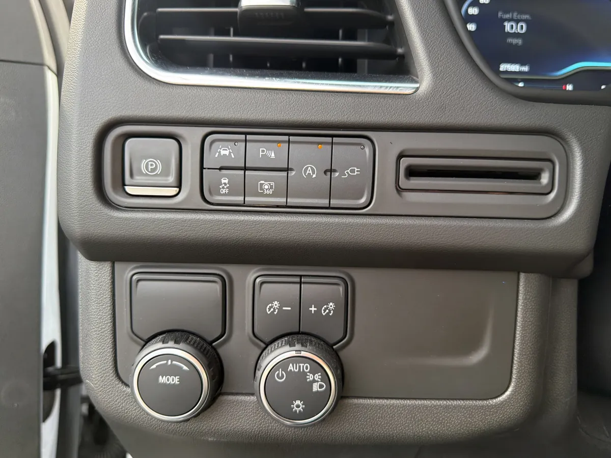 2022 Chevrolet Tahoe LT thumbnail 28