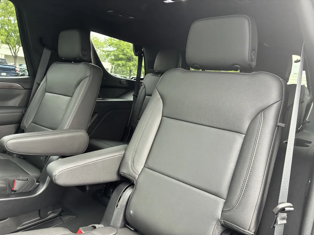2022 Chevrolet Tahoe LT thumbnail 12