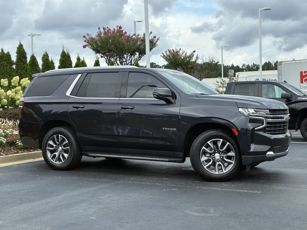 2022 Chevrolet Tahoe LT thumbnail 2