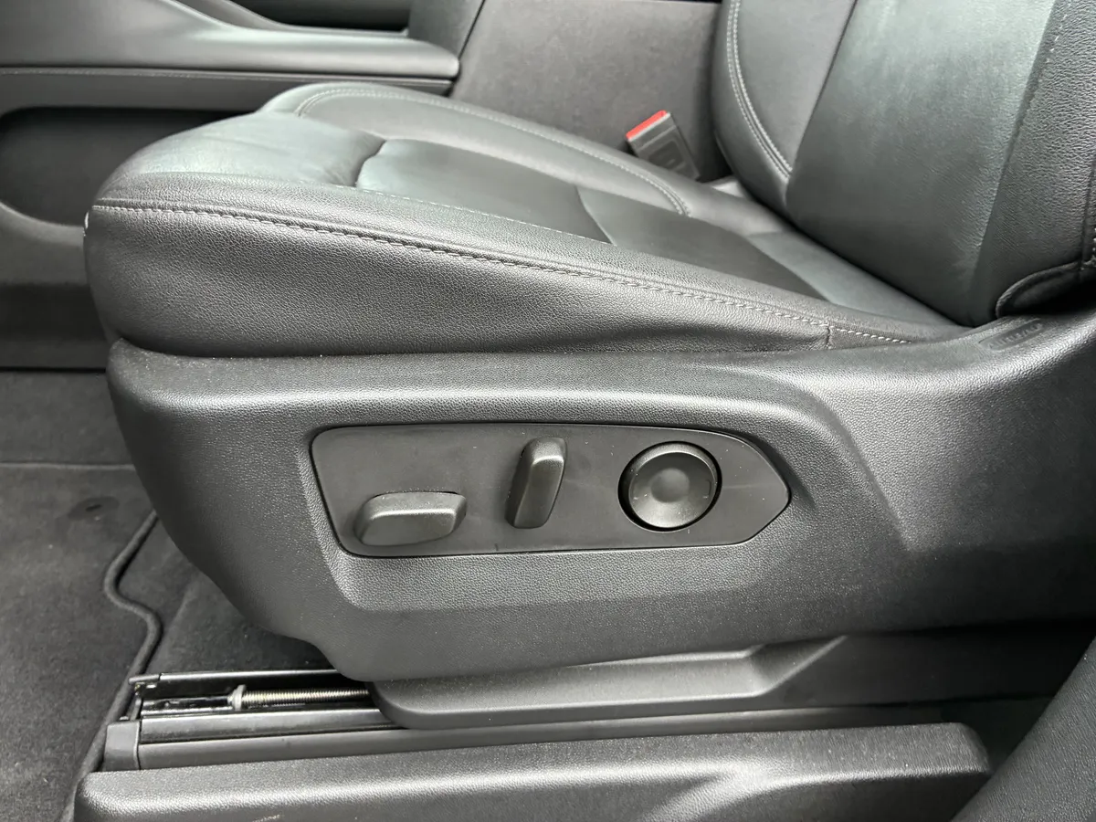2022 Chevrolet Tahoe LT thumbnail 25