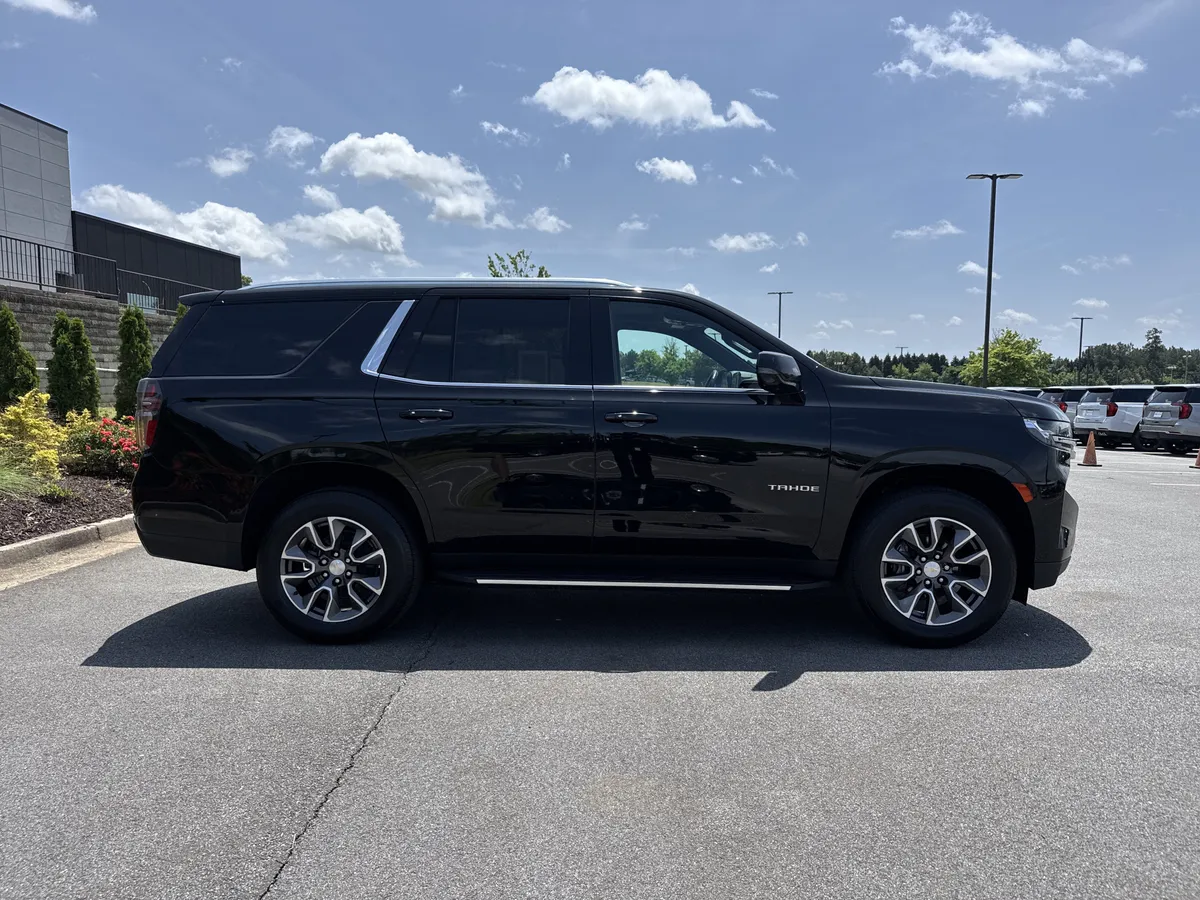 2022 Chevrolet Tahoe LT thumbnail 10