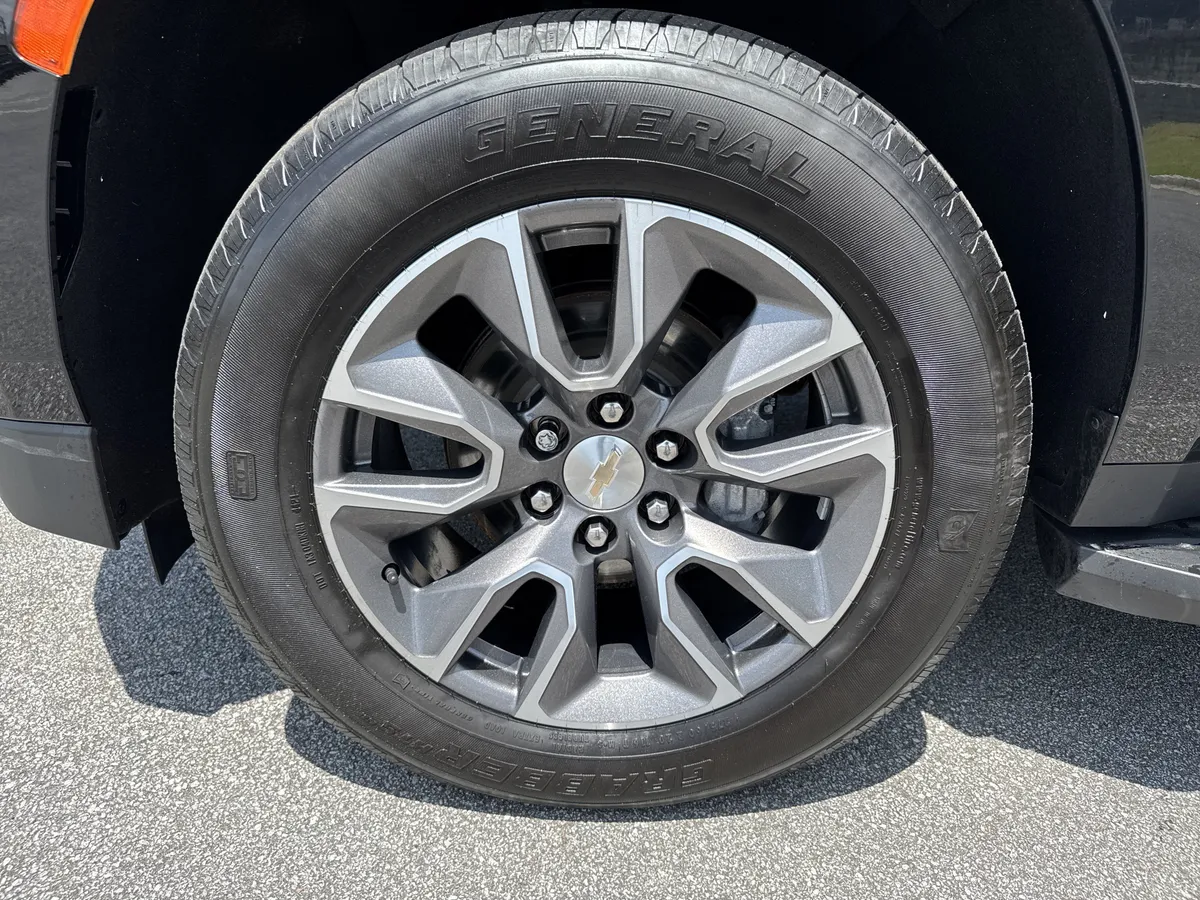2022 Chevrolet Tahoe LT thumbnail 12