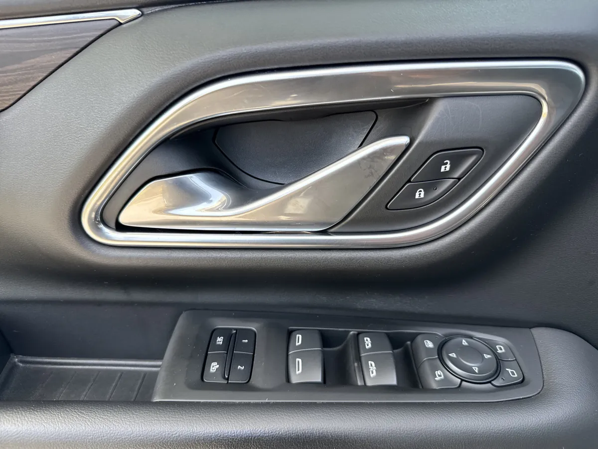 2022 Chevrolet Tahoe LT thumbnail 14