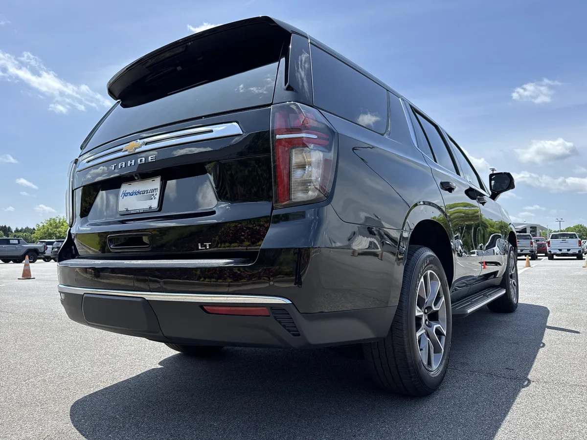 2022 Chevrolet Tahoe LT thumbnail 9