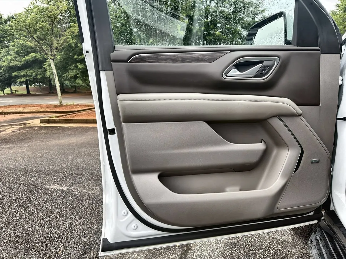 2022 Chevrolet Tahoe LT thumbnail 18