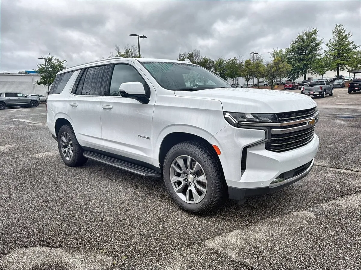 2022 Chevrolet Tahoe LT thumbnail 2