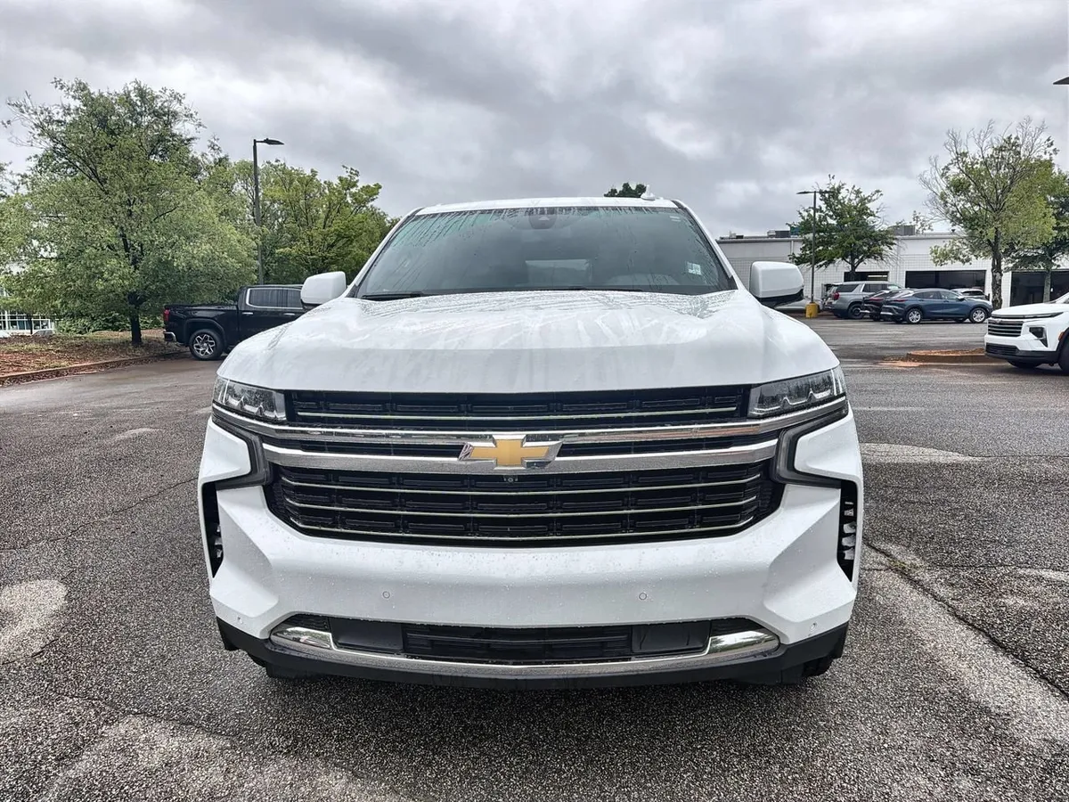 2022 Chevrolet Tahoe LT thumbnail 3