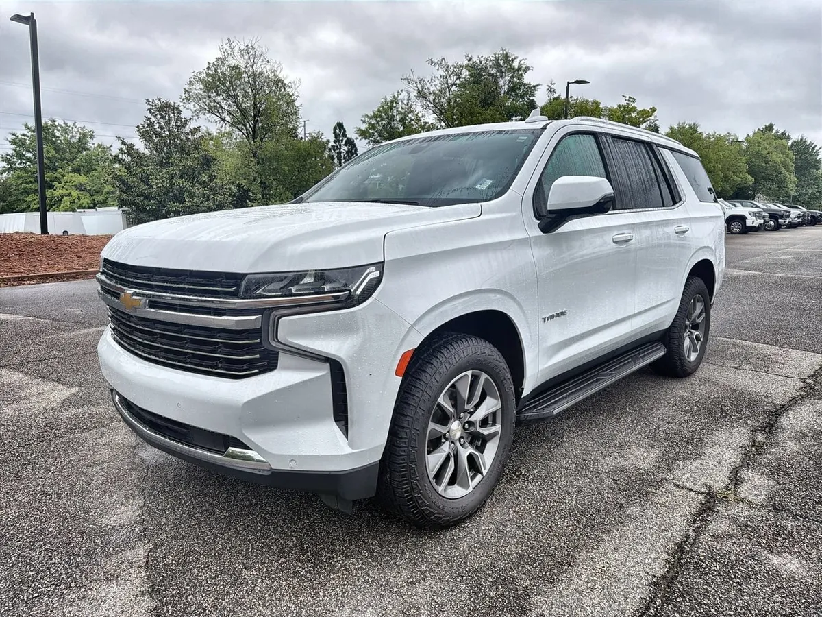 2022 Chevrolet Tahoe LT thumbnail 4