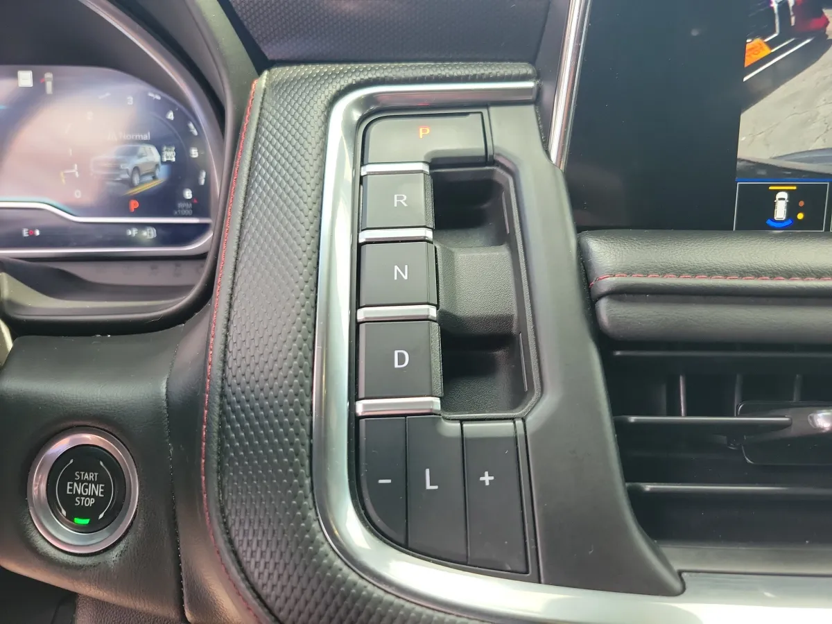 2022 Chevrolet Tahoe RST thumbnail 15
