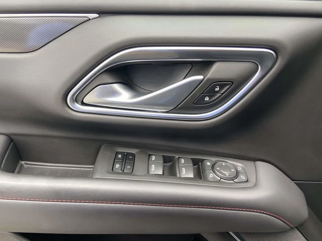 2022 Chevrolet Tahoe RST thumbnail 18