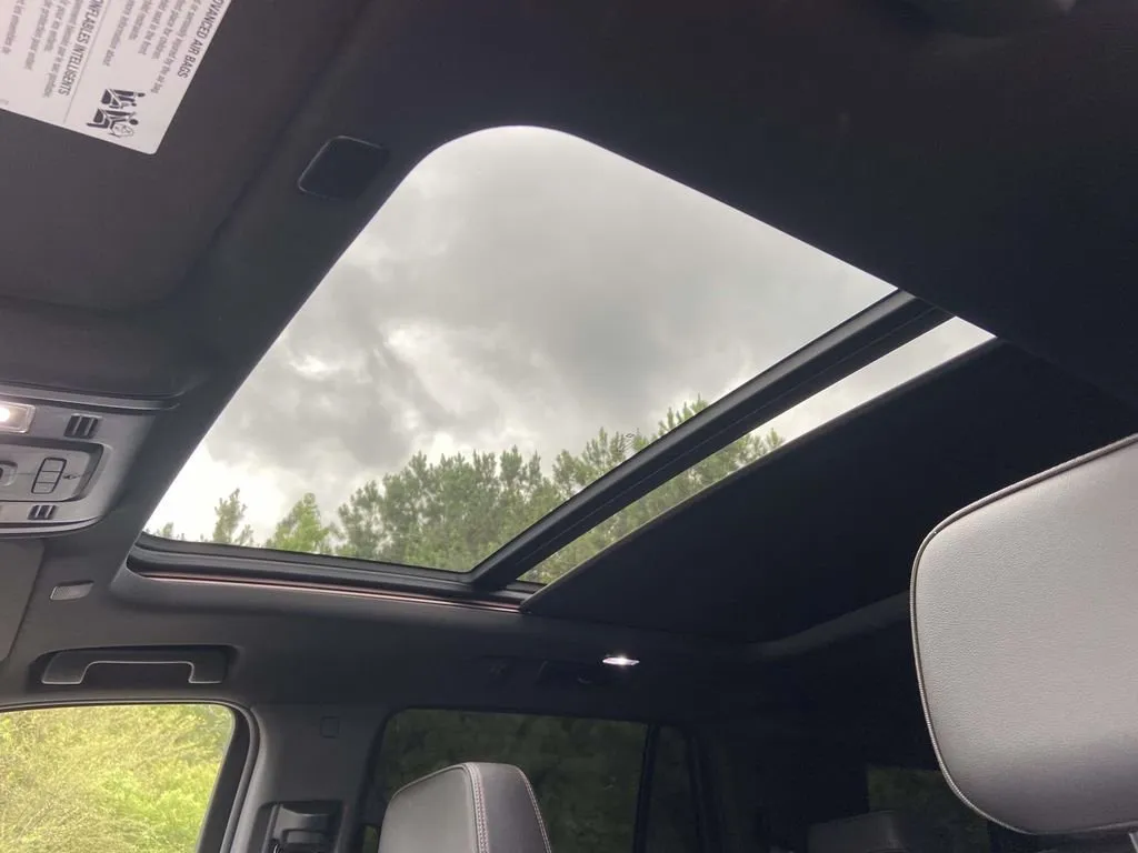 2022 Chevrolet Tahoe RST thumbnail 23