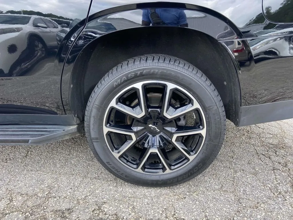 2022 Chevrolet Tahoe RST thumbnail 9