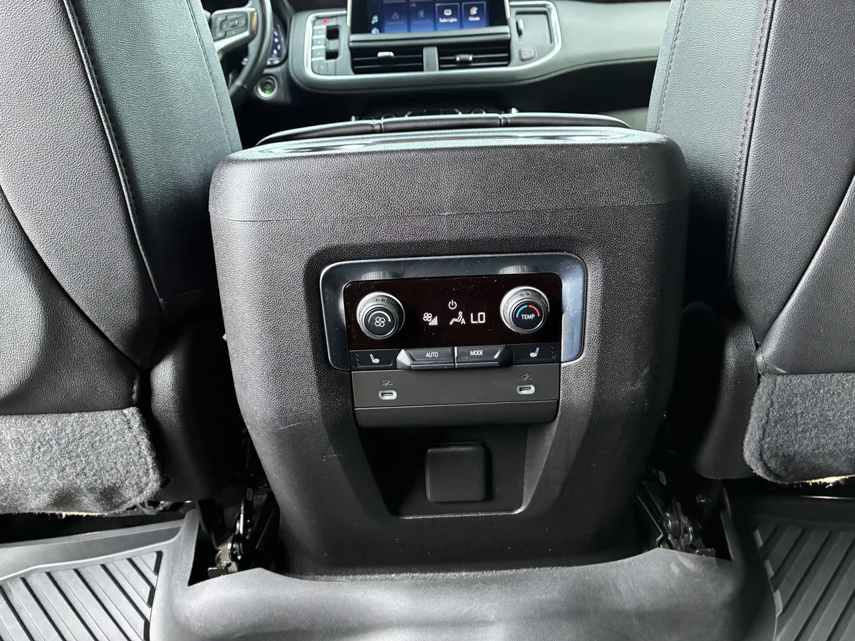 2022 Chevrolet Tahoe Z71 thumbnail 11