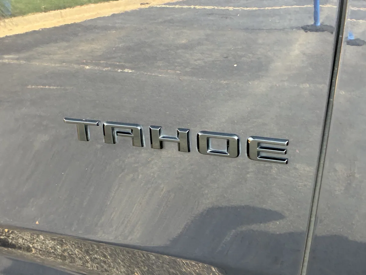 2022 Chevrolet Tahoe Z71 thumbnail 2