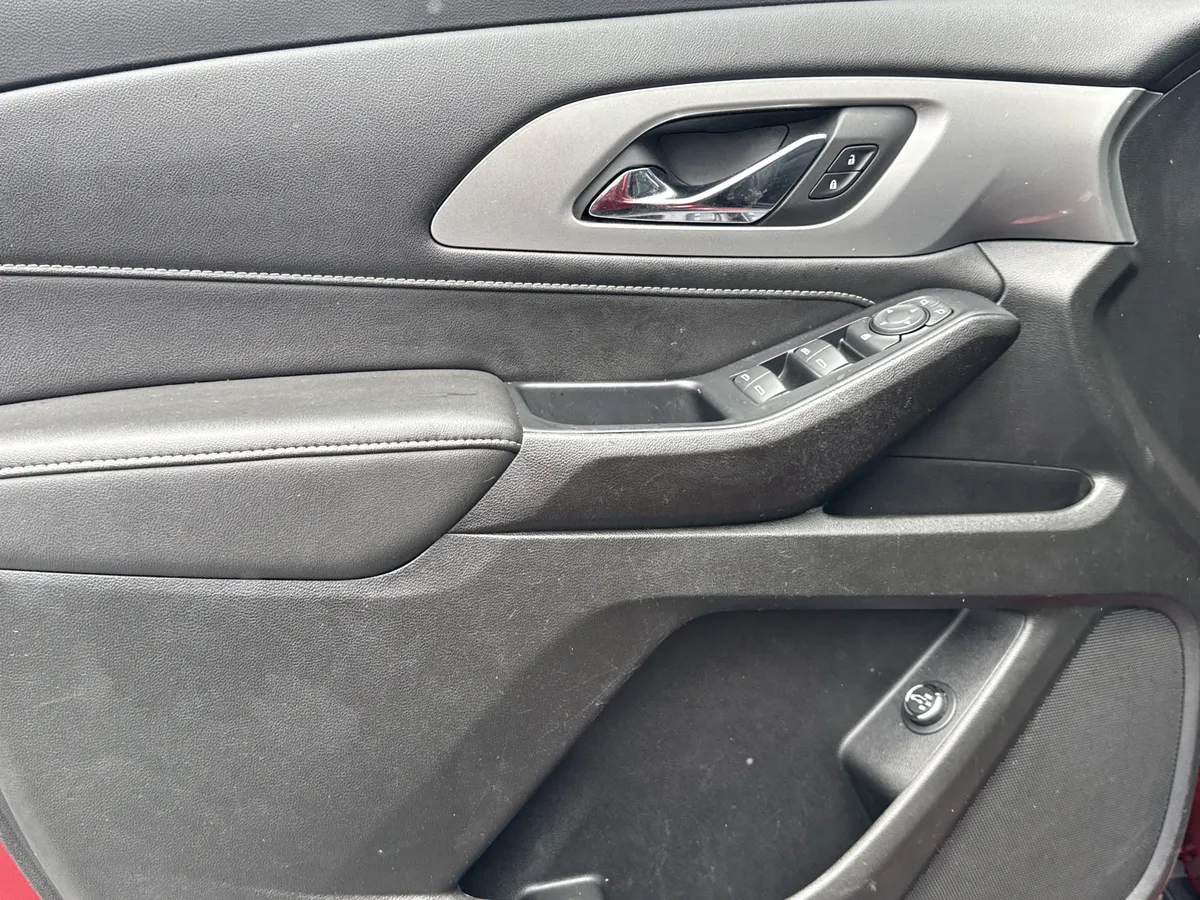 2022 Chevrolet Traverse LT Leather thumbnail 13