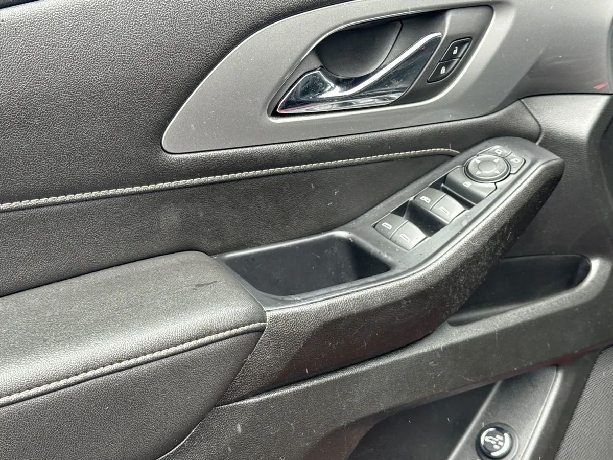 2022 Chevrolet Traverse LT Leather thumbnail 14