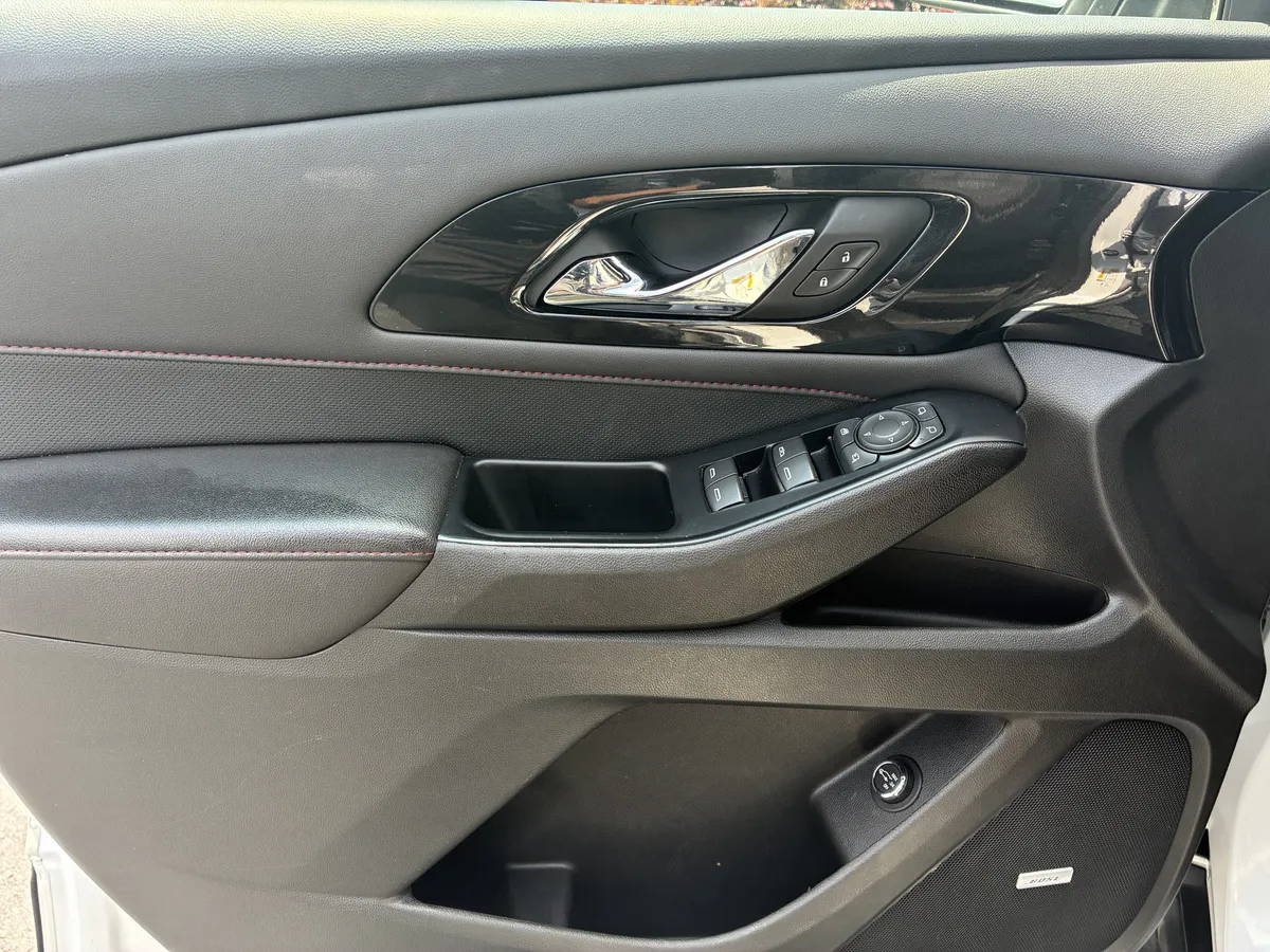 2022 Chevrolet Traverse RS thumbnail 6