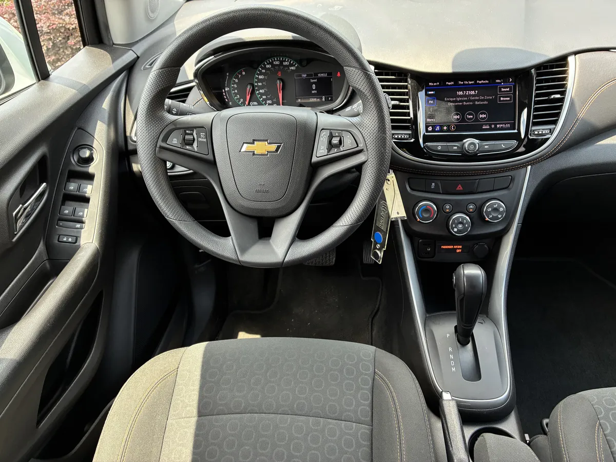 2022 Chevrolet Trax LS thumbnail 17