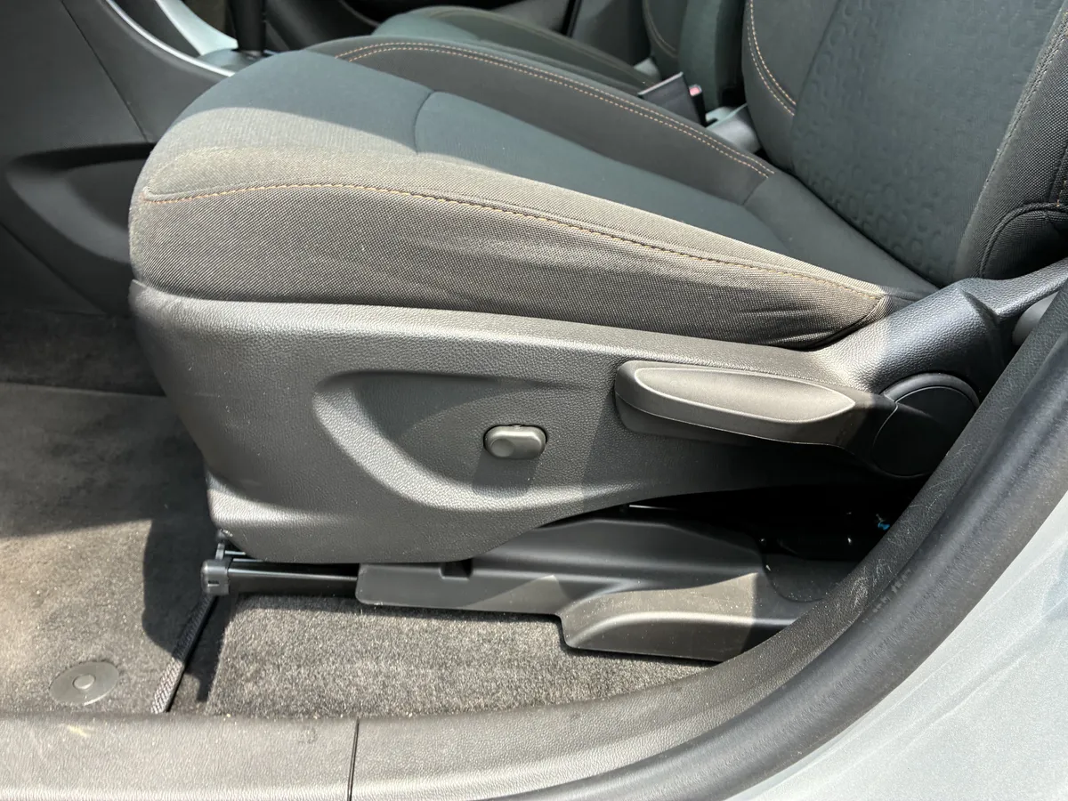 2022 Chevrolet Trax LS thumbnail 22