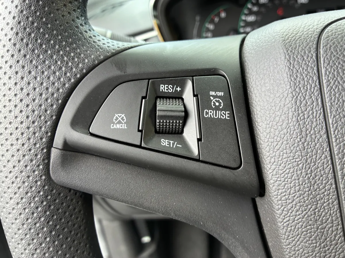 2022 Chevrolet Trax LS thumbnail 26