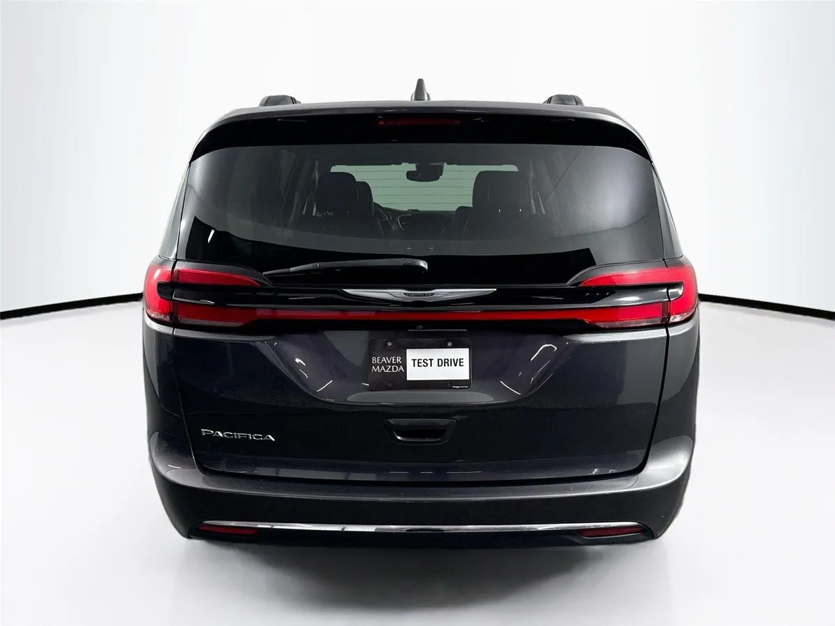 2022 Chrysler Pacifica Touring L thumbnail 10