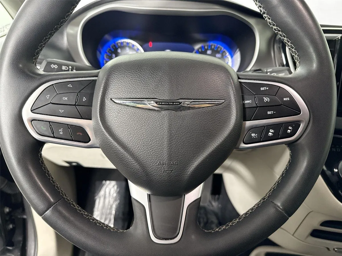 2022 Chrysler Pacifica Touring L thumbnail 14