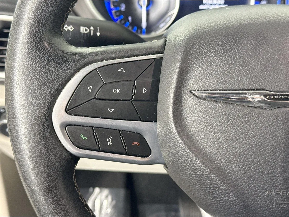 2022 Chrysler Pacifica Touring L thumbnail 15