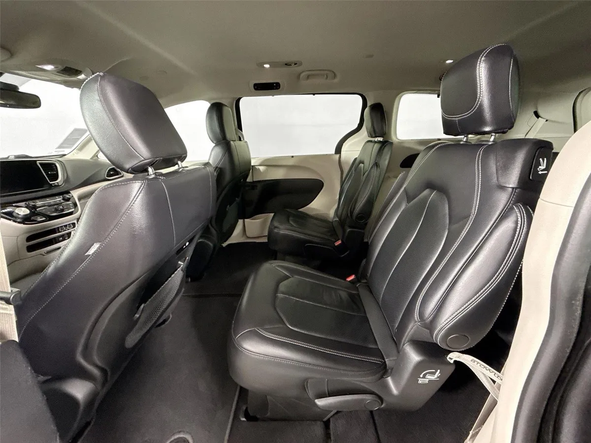 2022 Chrysler Pacifica Touring L thumbnail 25