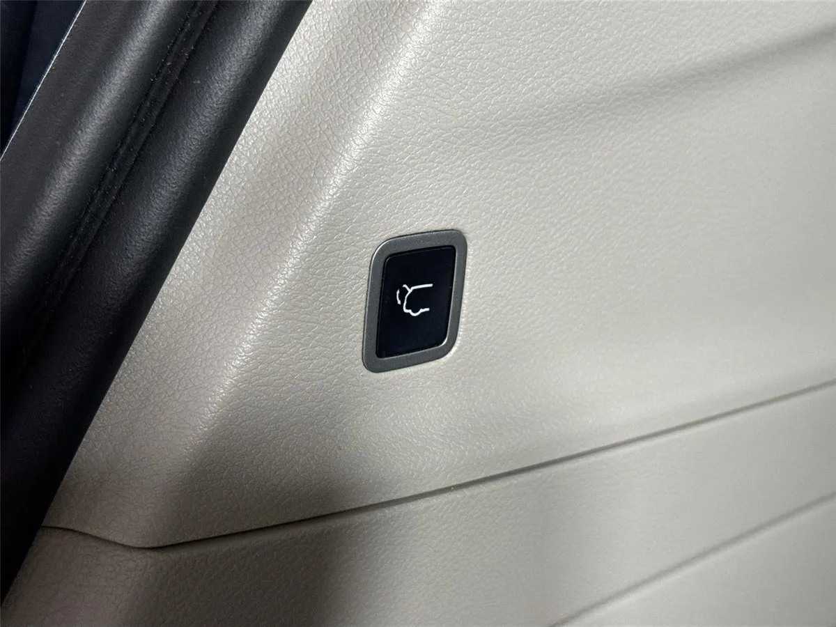 2022 Chrysler Pacifica Touring L thumbnail 31