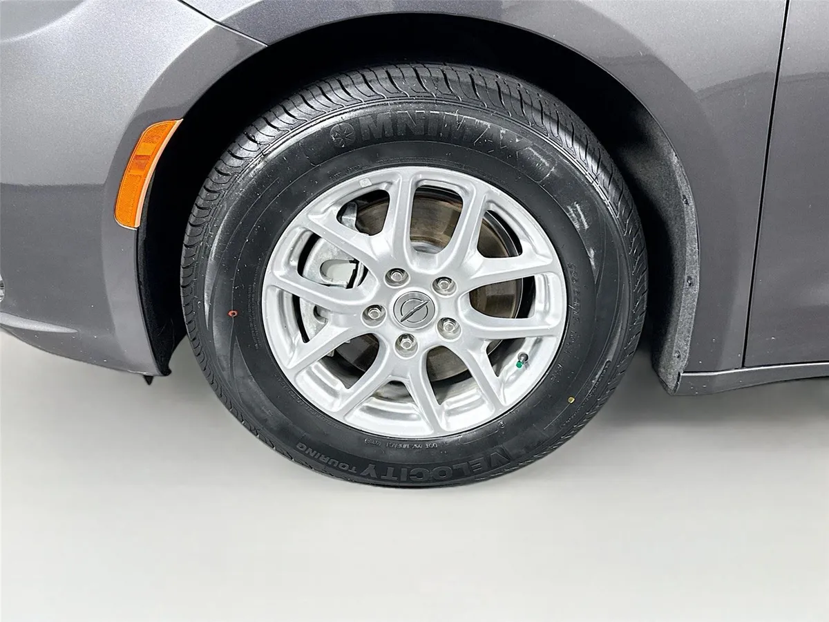 2022 Chrysler Pacifica Touring L thumbnail 38