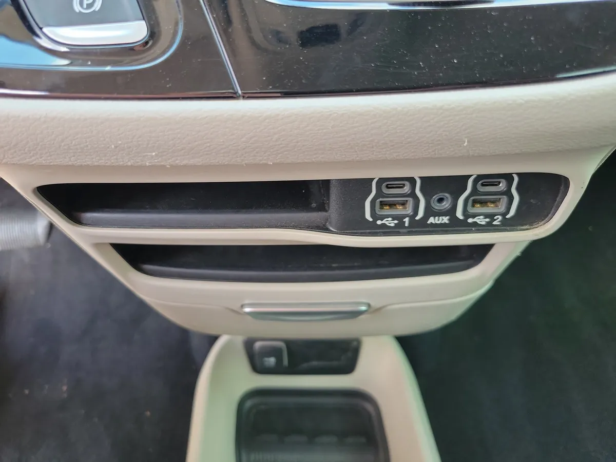 2022 Chrysler Voyager LX thumbnail 11