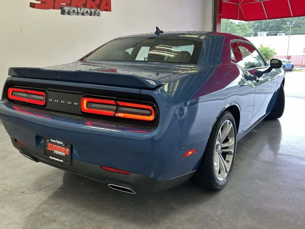 2022 Dodge Challenger GT thumbnail 3