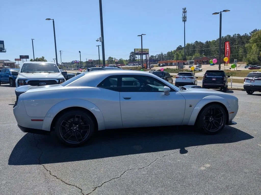 2022 Dodge Challenger R/T Scat Pack Widebody thumbnail 4