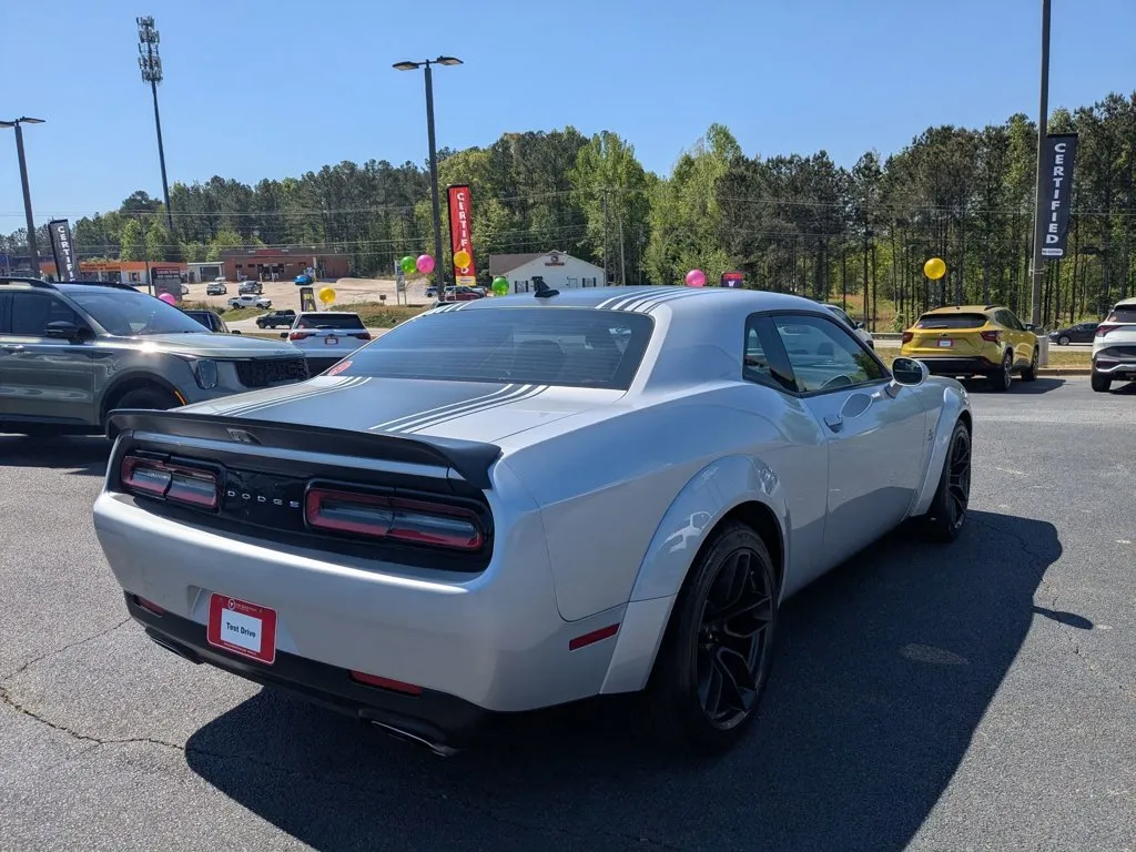 2022 Dodge Challenger R/T Scat Pack Widebody thumbnail 5