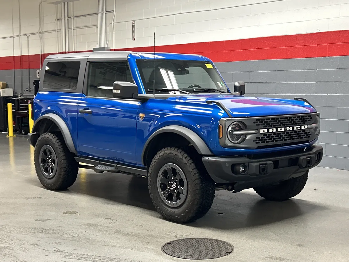 2022 Ford Bronco Badlands thumbnail 2