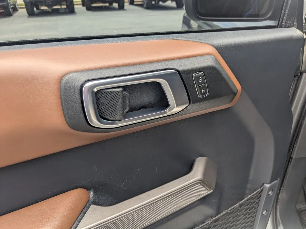 2022 Ford Bronco Outer Banks thumbnail 12